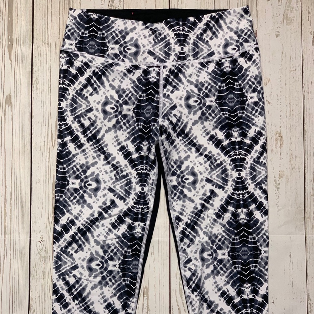 Victoria’s Secret Sport Knockout Tight Capri